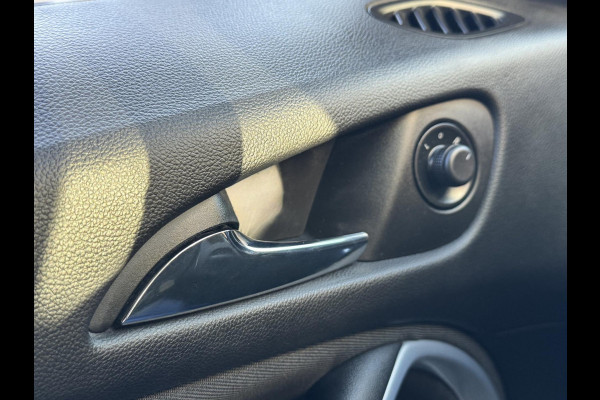 Opel Zafira 1.6 Turbo 120 Jahre Edition 7persoons I Navigatie I Airco I PDC I Achteruitrij camera I LED I Trekhaak I Dealer onderh