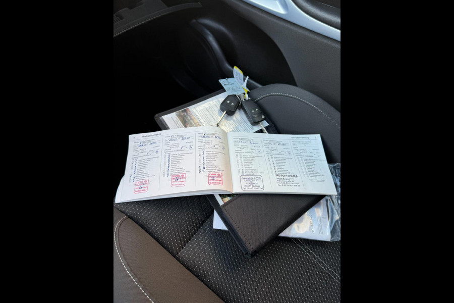 Opel Zafira 1.6 Turbo 120 Jahre Edition 7persoons I Navigatie I Airco I PDC I Achteruitrij camera I LED I Trekhaak I Dealer onderh