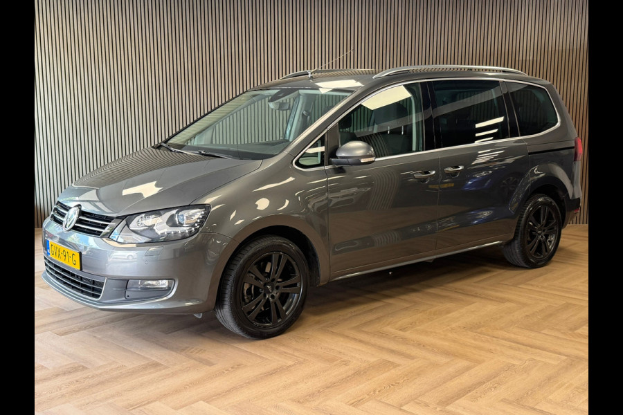 Volkswagen Sharan 2.0 TDI 4MOTION Exclusive Series 7P 7Persoons TREKHAAK AUT. AUT SCHUIFDEUREN ADAPTIEVE CRUISE CONTROL