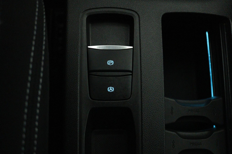 Ford FOCUS Wagon 1.0 EcoBoost Titanium Business (NAVIGATIE, STUUR-/STOELVERWARMING, 1e EIGENAAR, GOED ONDERHOUDEN)