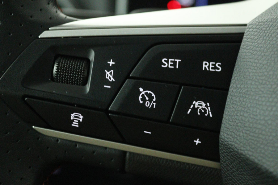 Seat Tarraco 1.4 TSI e-Hybrid PHEV FR Business (PANORAMADAK, CAMERA, STUURVERWARMING, DEALER ONDERHOUDEN, CARPLAY)