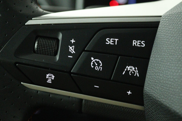 Seat Tarraco 1.4 TSI e-Hybrid PHEV FR Business (PANORAMADAK, CAMERA, STUURVERWARMING, DEALER ONDERHOUDEN, CARPLAY)