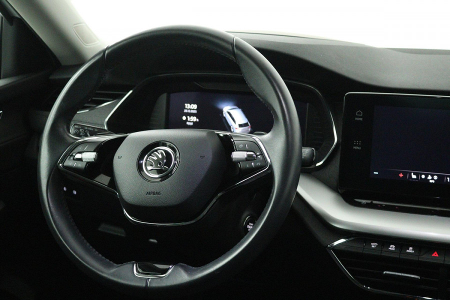 Škoda Octavia Combi 1.0 e-TSI Business Edition Plus Automaat (NAVIGATIE, TREKHAAK, STOELVERWARMING, CARPLAY, GOED ONDERHOUDEN)