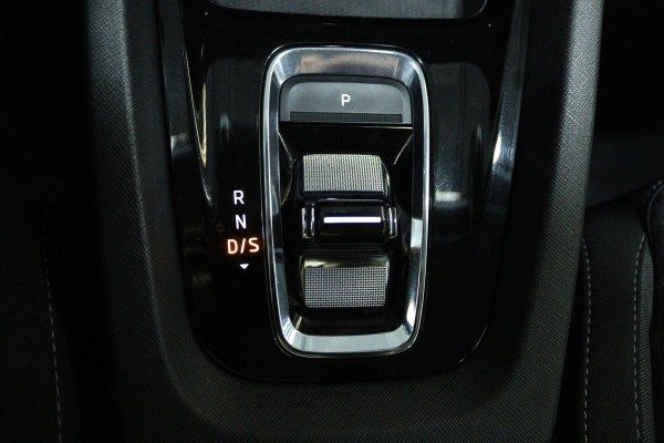 Škoda Octavia Combi 1.0 e-TSI Business Edition Plus Automaat (NAVIGATIE, TREKHAAK, STOELVERWARMING, CARPLAY, GOED ONDERHOUDEN)