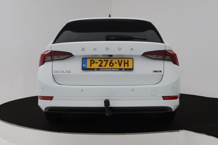 Škoda Octavia Combi 1.0 e-TSI Business Edition Plus Automaat (NAVIGATIE, TREKHAAK, STOELVERWARMING, CARPLAY, GOED ONDERHOUDEN)