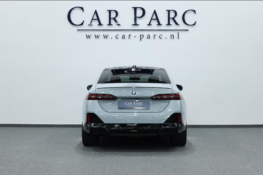BMW 5 Serie 550e xDrive M-Performance LASERLIGHT/BOWERS & WILKINS/PANO/LEDER/HUD/20" LMV/360 CAM/ACC/ECC/FABRIEKSGARANTIE!