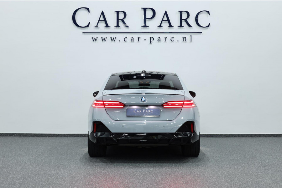 BMW 5 Serie 550e xDrive M-Performance LASERLIGHT/BOWERS & WILKINS/PANO/LEDER/HUD/20" LMV/360 CAM/ACC/ECC/FABRIEKSGARANTIE!