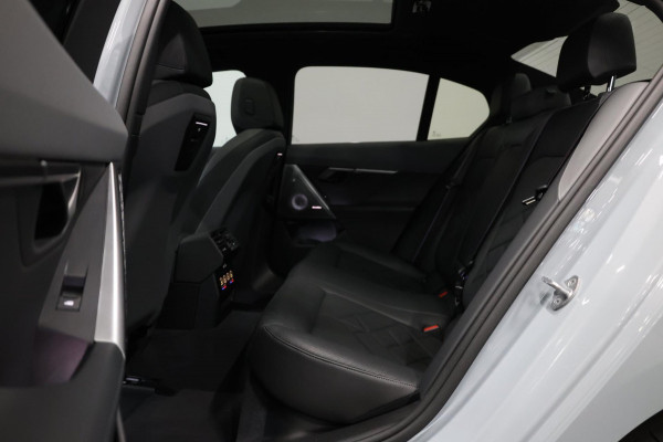 BMW 5 Serie 550e xDrive M-Performance LASERLIGHT/BOWERS & WILKINS/PANO/LEDER/HUD/20" LMV/360 CAM/ACC/ECC/FABRIEKSGARANTIE!