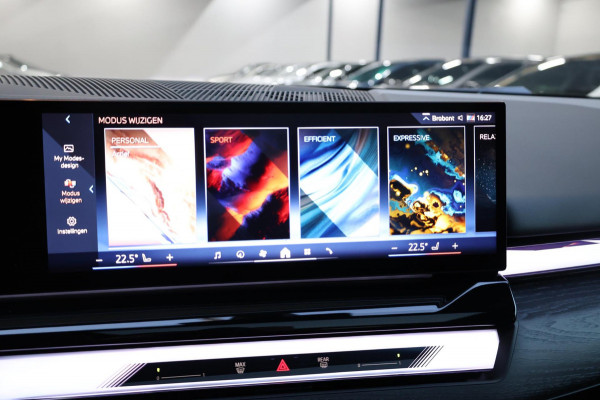 BMW 5 Serie 550e xDrive M-Performance LASERLIGHT/BOWERS & WILKINS/PANO/LEDER/HUD/20" LMV/360 CAM/ACC/ECC/FABRIEKSGARANTIE!