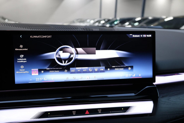 BMW 5 Serie 550e xDrive M-Performance LASERLIGHT/BOWERS & WILKINS/PANO/LEDER/HUD/20" LMV/360 CAM/ACC/ECC/FABRIEKSGARANTIE!