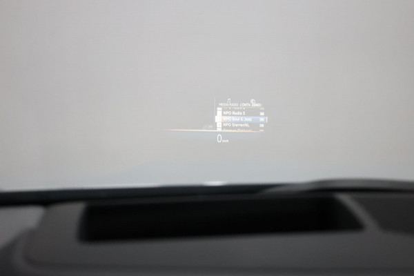 BMW 5 Serie 550e xDrive M-Performance LASERLIGHT/BOWERS & WILKINS/PANO/LEDER/HUD/20" LMV/360 CAM/ACC/ECC/FABRIEKSGARANTIE!