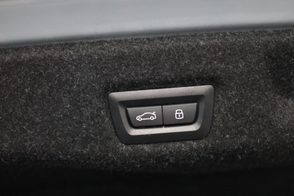 BMW 5 Serie 550e xDrive M-Performance LASERLIGHT/BOWERS & WILKINS/PANO/LEDER/HUD/20" LMV/360 CAM/ACC/ECC/FABRIEKSGARANTIE!