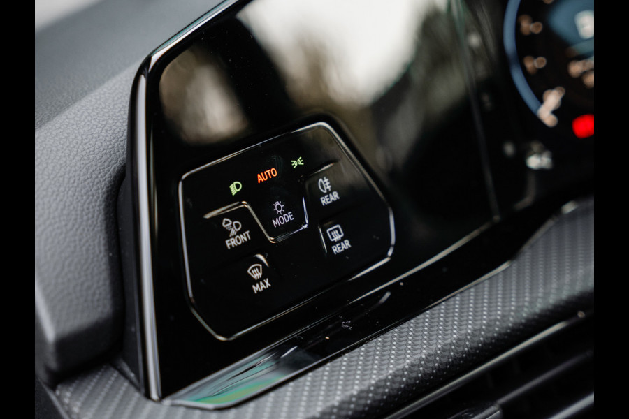 Volkswagen Golf 1.5 eTSI R-Line Business