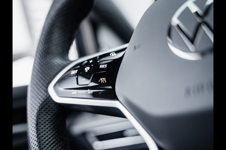 Volkswagen Golf 1.5 eTSI R-Line Business