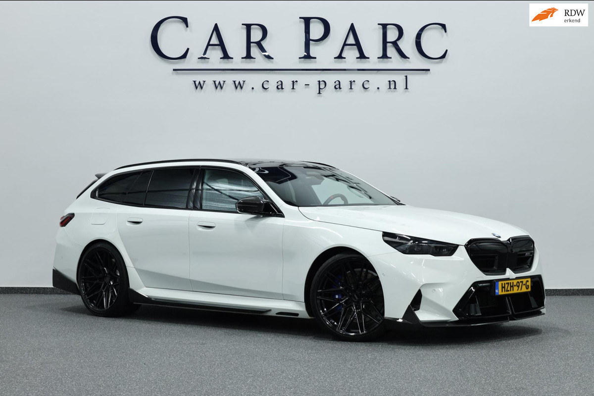 BMW 5 Serie Touring M5 840+PK BTW/M-PERFORMANCE CARBON/AKRAPOVIC/22" VOSSEN/BOWERS & WILKINS/PANO/HUD/ACC/ECC/FABRIEKSGARANTIE!