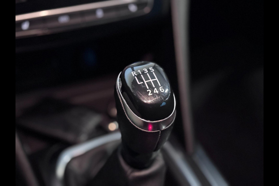 Renault Mégane Estate 1.3 TCe Limited | CAMERA | STOELVERW.