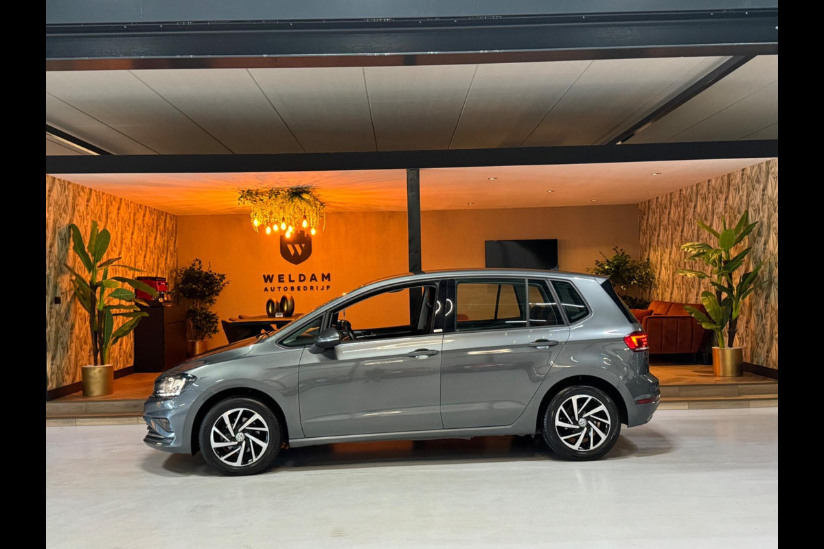 Volkswagen Golf Sportsvan 1.0 TSI Highline Garantie CarPlay Camera Adoptieve Cruise Front Ass Lane PDC Clima Navi Led Rijklaar