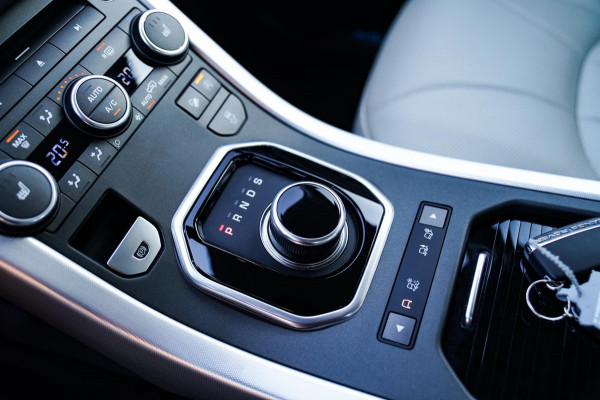 Land Rover Range Rover Evoque 2.0 Si4 HSE Dynamic | Facelift | Stoelverwarming | Memory | Luxe Leder | Meridian Sound System