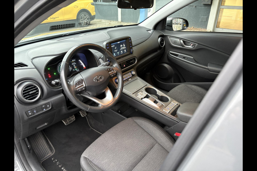 Hyundai Kona EV Comfort 39 kWh | Adaptive cruise control | Scherm met Apple Carplay/Android auto | Achteruitrijcamera