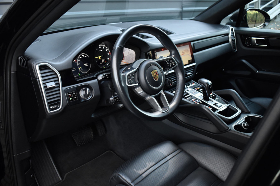 Porsche Cayenne Coupé 3.0 E-Hybrid 462pk SportDesign | Pano | Massage | 360 Camera | Stoelventilatie | Luchtvering | Bose | Orig. NL |