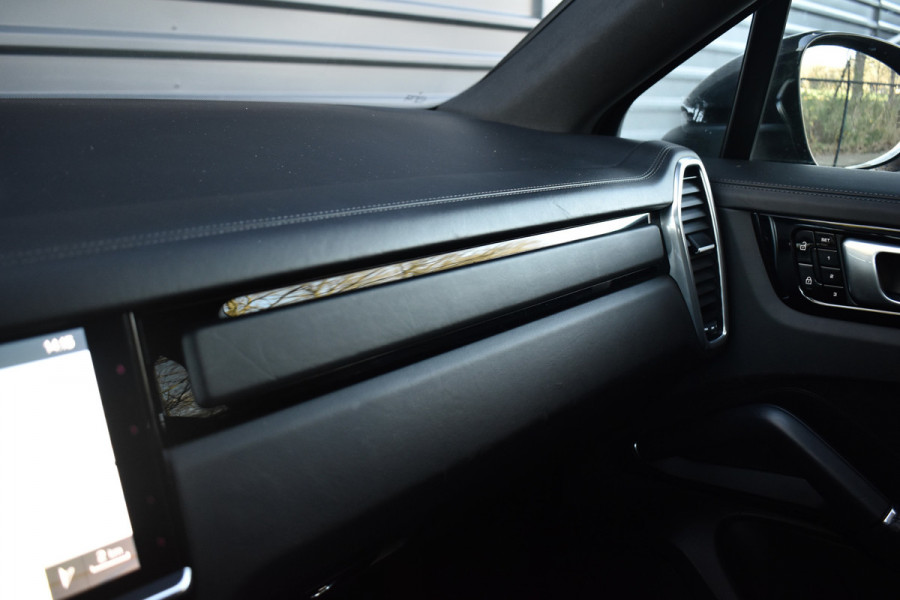 Porsche Cayenne Coupé 3.0 E-Hybrid 462pk SportDesign | Pano | Massage | 360 Camera | Stoelventilatie | Luchtvering | Bose | Orig. NL |
