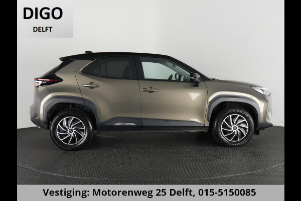 Toyota Yaris Cross 1.5 HYBRID BI-TONE PACK GARANTIE 11-2033 BIJNA 2024.CLIMA.CRUISE ADAPTIEF. PARKEER CAMERA.