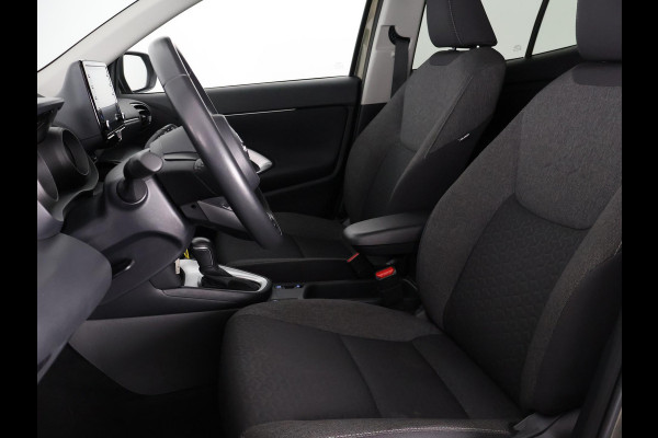 Toyota Yaris Cross 1.5 HYBRID BI-TONE PACK GARANTIE 11-2033 BIJNA 2024.CLIMA.CRUISE ADAPTIEF. PARKEER CAMERA.