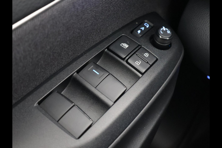 Toyota Yaris Cross 1.5 HYBRID BI-TONE PACK GARANTIE 11-2033 BIJNA 2024.CLIMA.CRUISE ADAPTIEF. PARKEER CAMERA.