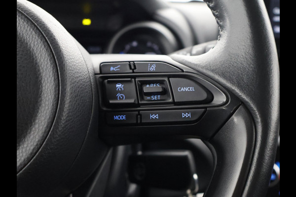 Toyota Yaris Cross 1.5 HYBRID BI-TONE PACK GARANTIE 11-2033 BIJNA 2024.CLIMA.CRUISE ADAPTIEF. PARKEER CAMERA.