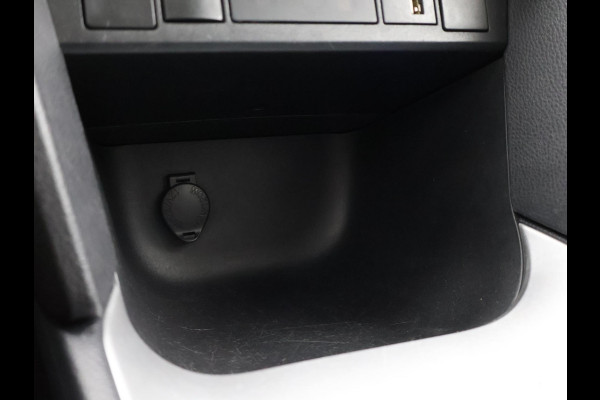 Toyota Yaris Cross 1.5 HYBRID BI-TONE PACK GARANTIE 11-2033 BIJNA 2024.CLIMA.CRUISE ADAPTIEF. PARKEER CAMERA.