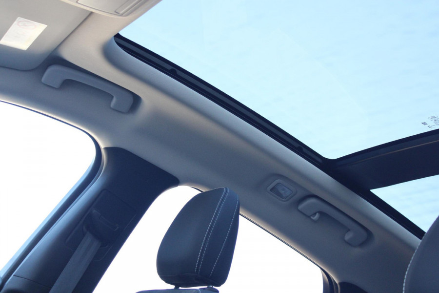 Ford Kuga 2.5 FHEV Active X 190pk | Driver Assistance Pack | Technology Pack | Winterpack | Panoramadak | All Weather Banden | Geen stekker nodig