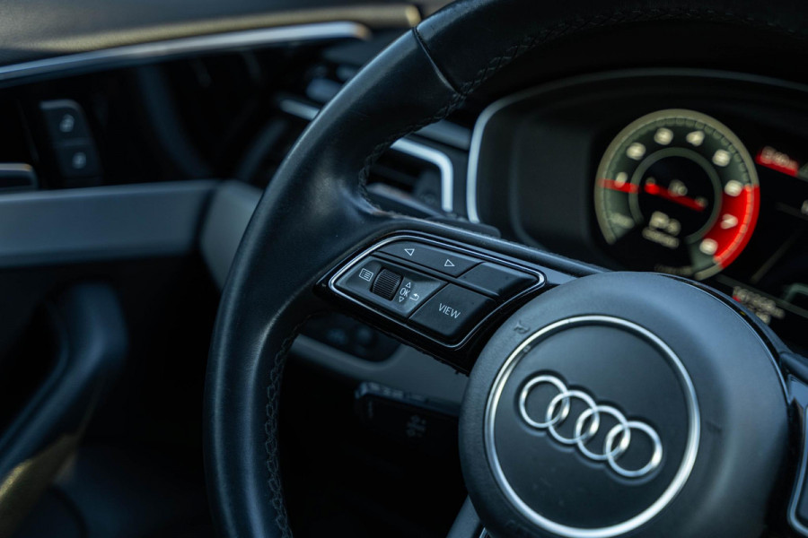 Audi A4 Avant 35 TFSI Business Edition 150PK Navi Sportstoelen Trekhaak