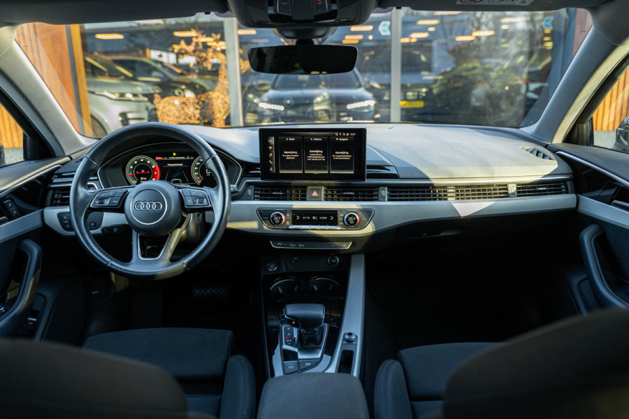 Audi A4 Avant 35 TFSI Business Edition 150PK Navi Sportstoelen Trekhaak
