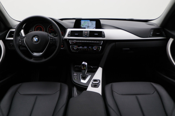 BMW 3 Serie Touring 318i High Executive Automaat LED, Navigatie, Leer, Climate, Cruise, PDC, Bluetooth, Elektr. Pakket, 16''