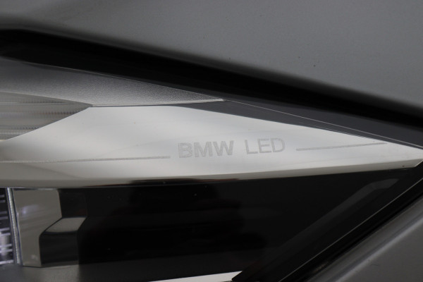 BMW 3 Serie Touring 318i High Executive Automaat LED, Navigatie, Leer, Climate, Cruise, PDC, Bluetooth, Elektr. Pakket, 16''