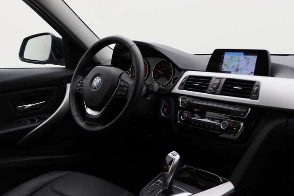 BMW 3 Serie Touring 318i High Executive Automaat LED, Navigatie, Leer, Climate, Cruise, PDC, Bluetooth, Elektr. Pakket, 16''
