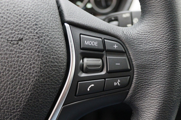 BMW 3 Serie Touring 318i High Executive Automaat LED, Navigatie, Leer, Climate, Cruise, PDC, Bluetooth, Elektr. Pakket, 16''