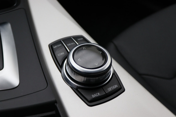 BMW 3 Serie Touring 318i High Executive Automaat LED, Navigatie, Leer, Climate, Cruise, PDC, Bluetooth, Elektr. Pakket, 16''