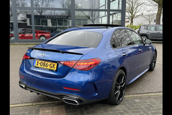 Mercedes-Benz C-Klasse 300 e AMG Line VAN: €45.900,- VOOR: €42.877,- UW EINDEJAARSVOORDEEL: €3.023,- SUPER COMPLEET| PANO| ELEK. TREKHAAK. | ELEK. ACHTERKLEP| ELEK. STOELEN| ADAPTIVE CRUISE|