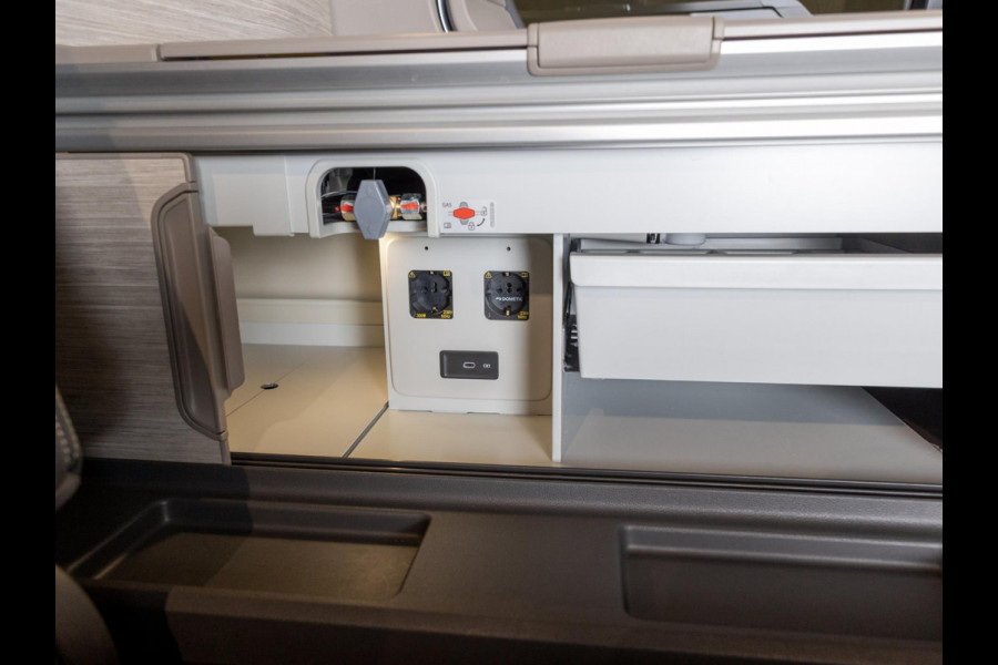 Volkswagen California Ocean eHybrid 4Motion / 245pk / Trekhaak /