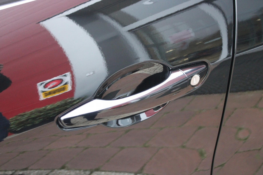 Alfa Romeo junior Elettrica VELOCE 280PK 54 kWh | SPORT PACK (SABELT SPORTSTOELEN ELEKTRISCH BEDIENBAAR OP DE BESTUURDERSSTOEL/STOEL VERWARMING/ALUMINIUM INSTAPLIJSTEN EN PEDALEN/PERFROMANCE STUURWIEL MET ALCANTARA/PERFORMANCE BODYKIT "PROGRESSO"/AMBIENT LIGHT/GETINTE ACHETRRUITEN | TECHNO PACK (LED MATRIX KOPLAMPEN/AUTOMATISCH DIMMENDE BINNENSPIEGEL/DRAADLOZE TELEFOONLADER/DODEHOEK DETECTIE/NAVIGATIE/ELEKTRISCH BEDIENBARE ACHTERKLEP/KEYLESS ENTRY/KEYLESS START/ADAPTIVE CRUISE CONTROL/ACHTERUITRIJ CAMERA) | DRAADLOZE APPLE CARPLAY/ANDROID AUTO | 20" LICHTMETALEN VELGEN "VENTI" | RODE RE