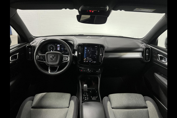 Volvo XC40 T4 RECHARGE PLUS DARK Trekhaak | Stoel-/stuurverwarming | Cruise control | Achteruitrij camera | Carplay