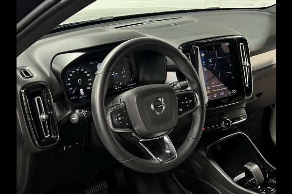Volvo XC40 T4 RECHARGE PLUS DARK Trekhaak | Stoel-/stuurverwarming | Cruise control | Achteruitrij camera | Carplay