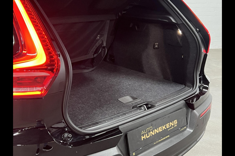 Volvo XC40 T4 RECHARGE PLUS DARK Trekhaak | Stoel-/stuurverwarming | Cruise control | Achteruitrij camera | Carplay