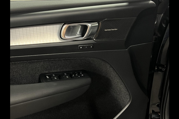 Volvo XC40 T4 RECHARGE PLUS DARK Trekhaak | Stoel-/stuurverwarming | Cruise control | Achteruitrij camera | Carplay