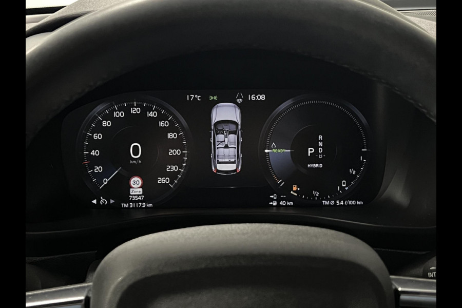 Volvo XC40 T4 RECHARGE PLUS DARK Trekhaak | Stoel-/stuurverwarming | Cruise control | Achteruitrij camera | Carplay