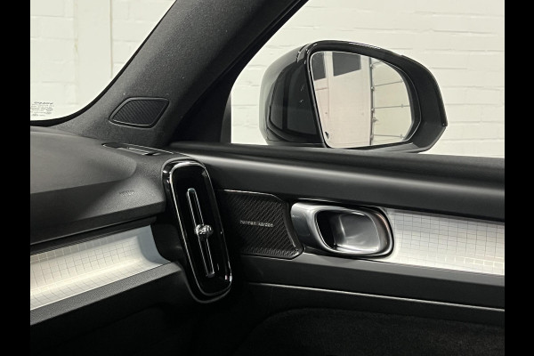 Volvo XC40 T4 RECHARGE PLUS DARK Trekhaak | Stoel-/stuurverwarming | Cruise control | Achteruitrij camera | Carplay