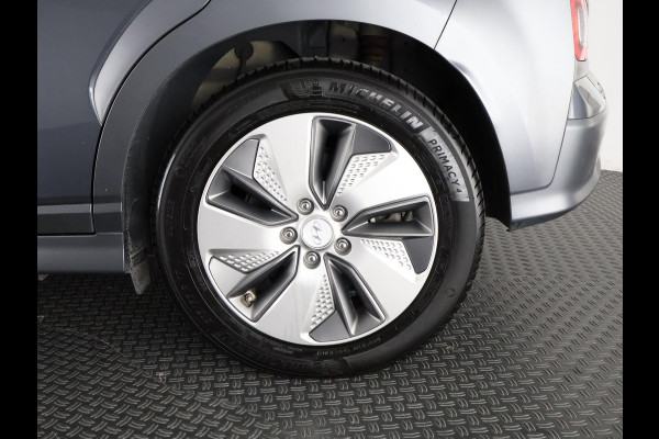 Hyundai Kona EV PRIMIUM 64 KWh ACCU 96% GARANTIE 2019* 1e EIG BEREIK TOT 487 KM WLTP!!! SCHUIFDAK ZEER LUXE
