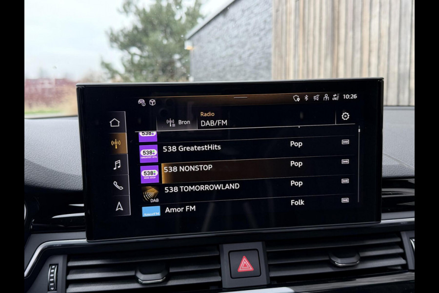 Audi A4 Avant 35 TFSI Competition S line Automaat | Panoramadak | Sfeerverlichting | LED verlichting | Climate & cruise control | Trekha