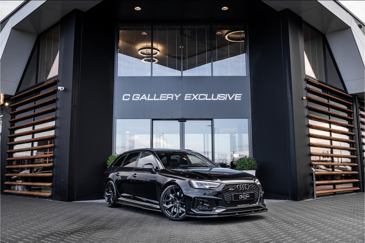 Audi RS4 Avant 2.9 TFSI quattro - Panorama | B&O | Carbon | Alcantara | Massage  | Memory